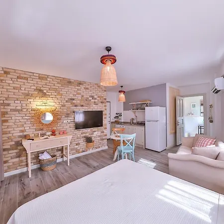 50 Meters To The Long Bazaar In Lavantakas 1 Square * Kaş