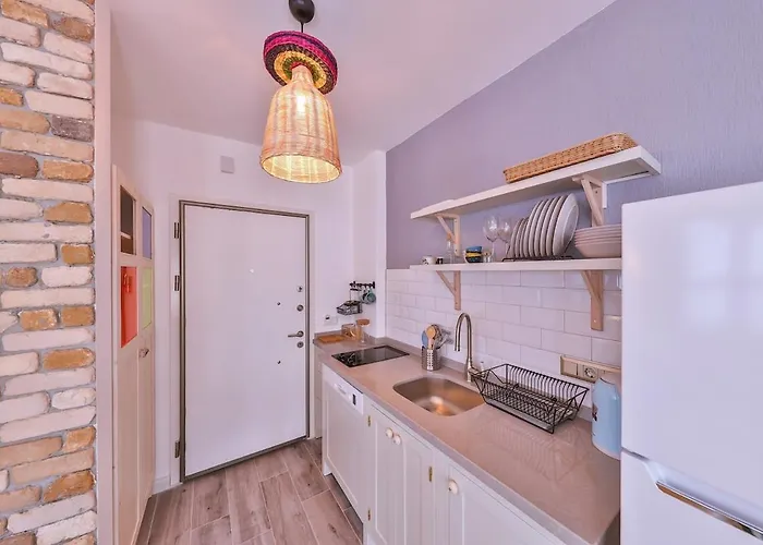 50 Meters To The Long Bazaar In Lavantakas 1 Square كاس