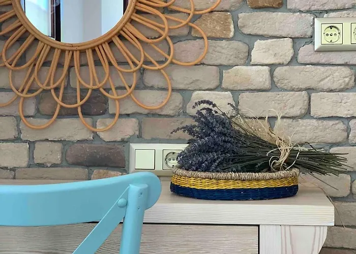 50 Meters To The Long Bazaar In Lavantakas 1 Square *